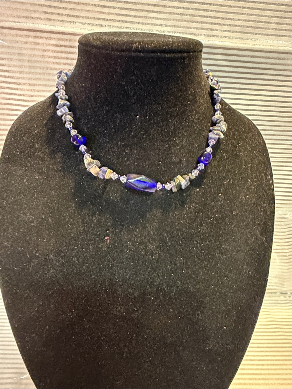 Source Unknown Cobalt Blue Chip Stone and Glass Bead Necklace